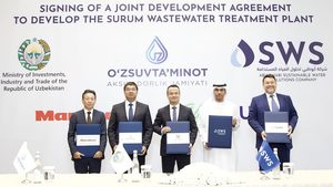Uzbekistan government officials with executives of SWS Holding, Uzsuvtaminot, Marubeni and Suez at the signing of the wastewater treatment plant agreement