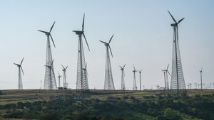Wind power in Chalkewadi, Maharashtra. India is aiming for 500 GW of renewable energy by 2030